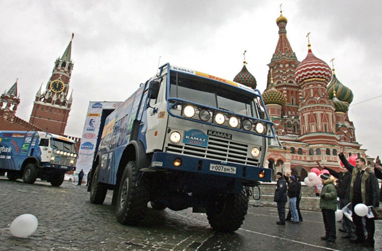 An tuong dan “ngua sat” Kamaz-Nga tren moi dia hinh